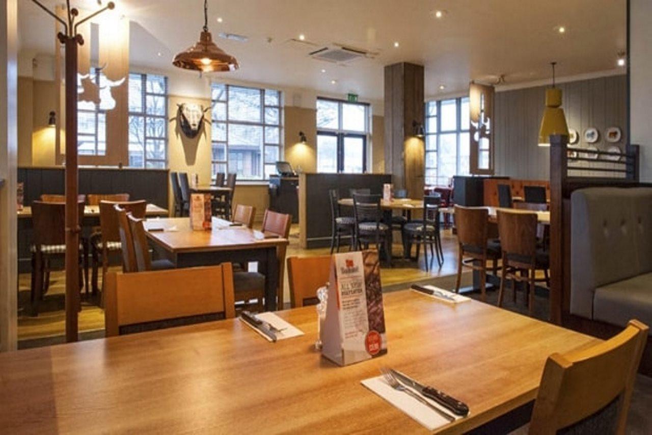 Premier Inn Manchester West Didsbury Exterior foto